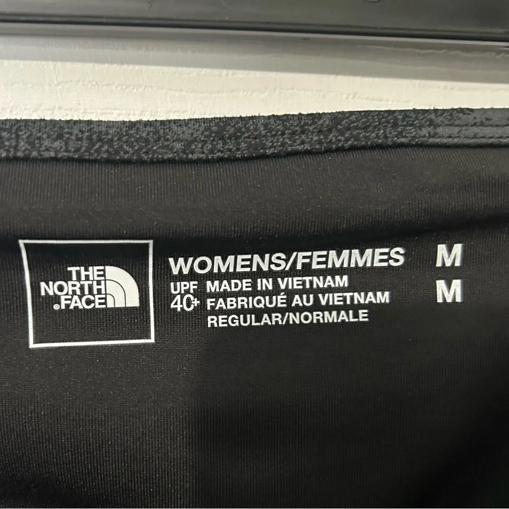 The North Face W Sunset Jacquard Leggings. Black. Womens size Medium. UPF 40+ - Picture 8 of 9